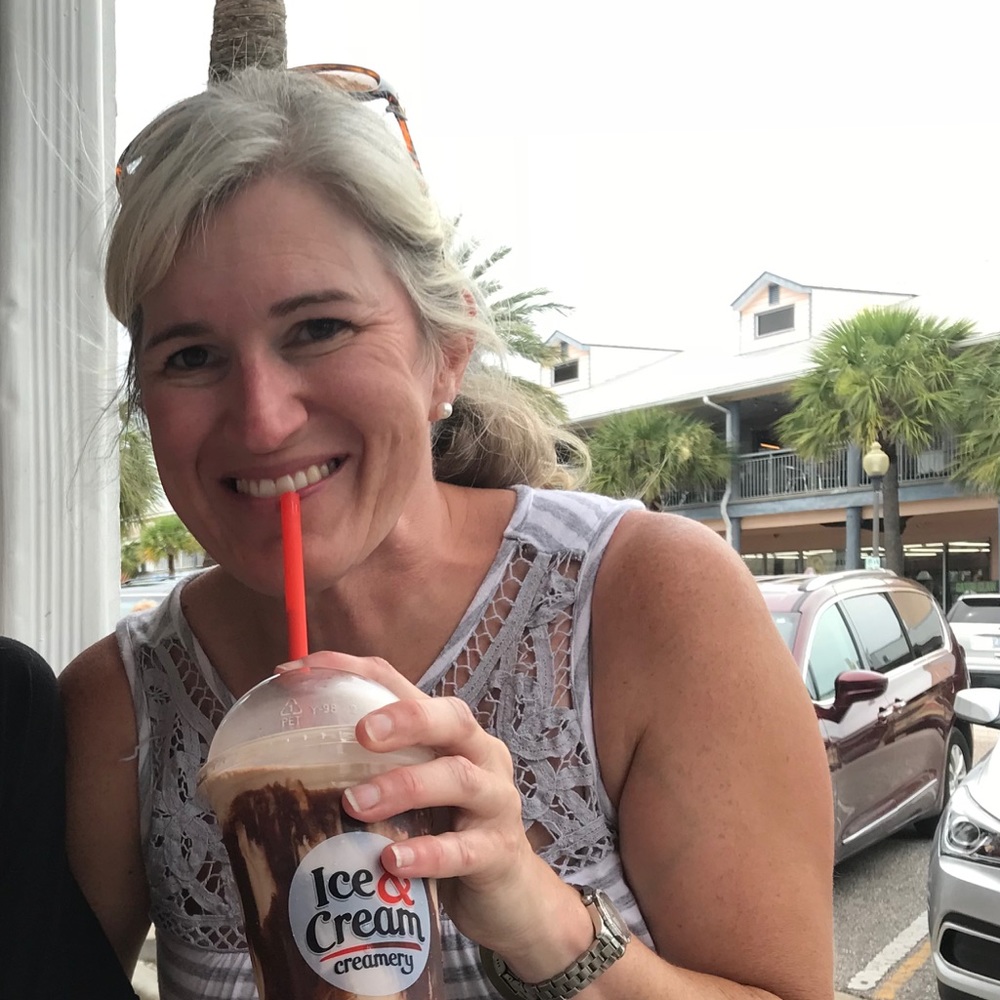 Meet your Posher, Crystal